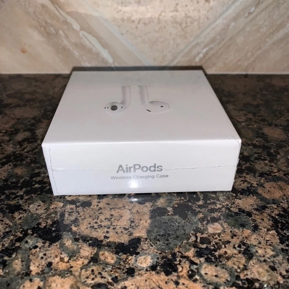 Apple AirPods 2nd with wireless Charging Case - Picture 2 of 4